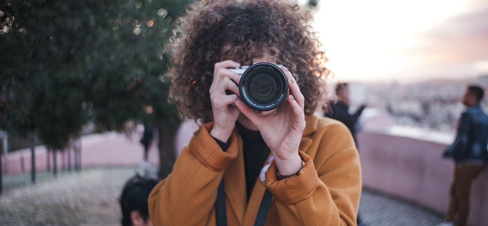 Frau fotografiert