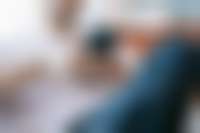 Mann am Smartphone