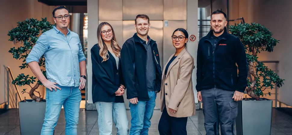Gruppenfoto von Mitarbeitenden bei Apleona