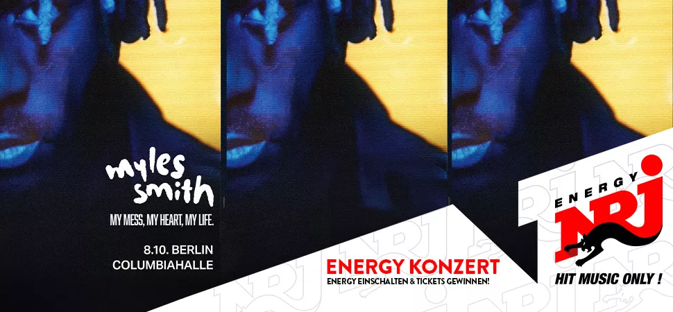 Drei gleiche Tourplakate nebeneinander