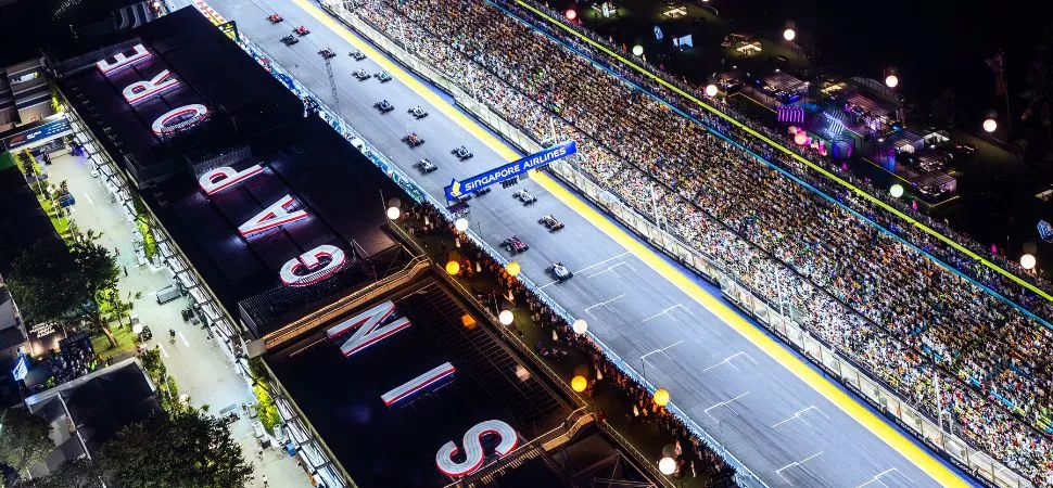 Formel 1 Singapur Rennstrecke Formel 1 Rennstrecke in Singaour von oben bei Nacht