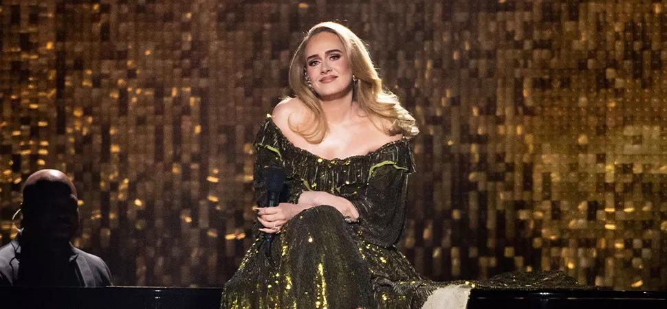 Adele während der BRIT Awards 2022