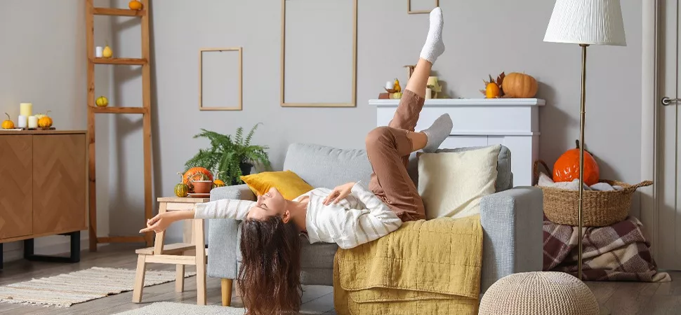 Frau auf der Couch Frau auf der Couch