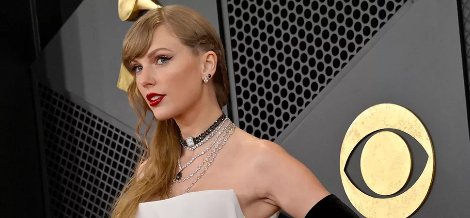 Taylor Swift auf dem roten Teppich der Grammy Awards 2024 Taylor Swift auf dem roten Teppich der Grammy Awards 2024
