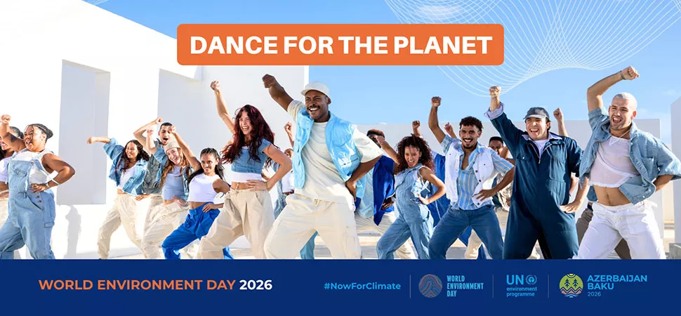 Eine Gruppe Leute die tanzen, darüber steht "Dance For The Planet"