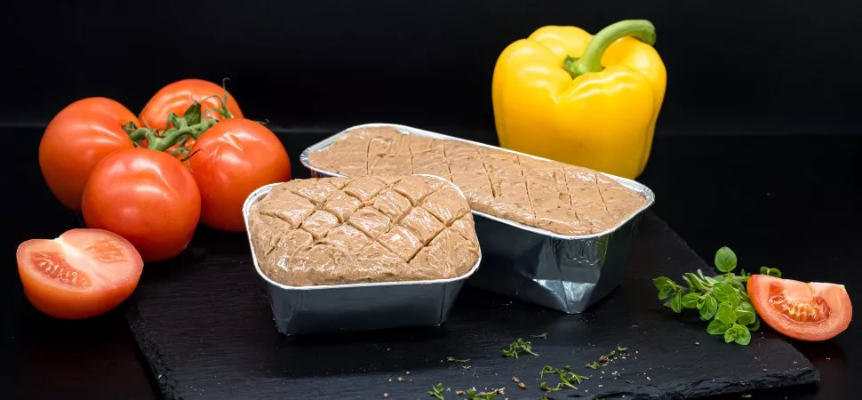 Header Leberkäse 970 Ungegarter Leberkäse mit Gemüse