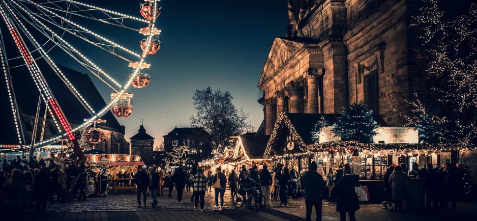 Weihnachtsmarkt mit Riesenrad