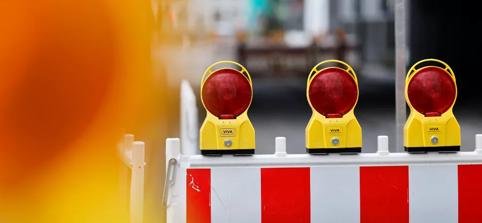 Header Verkehrsberhinderungen 970 Absperrung Verkehr