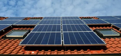 Solarpaneele auf dem Dach