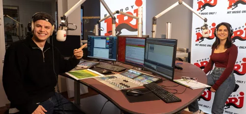 Paulomuc und TikTok Casting Gewinnerin Tuna im Studio.
