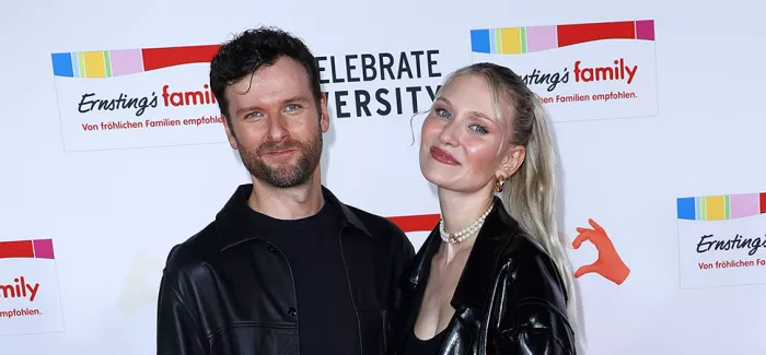 Daniel Grunenber und Carolin Niemczyk von Glasperlenspiel
