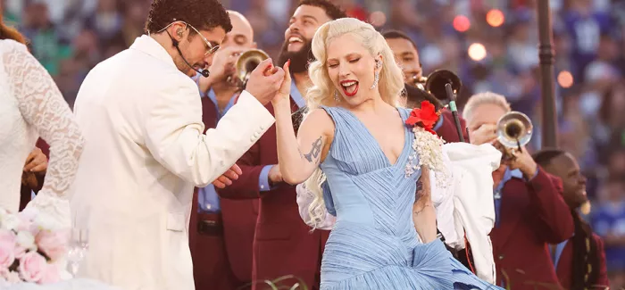 Bad Bunny und Lady Gaga bei der Super Bowl Halftime Show 2026.