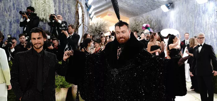Designer Christian Cowan und Popstar Sam Smith auf der Met-Gala 2026