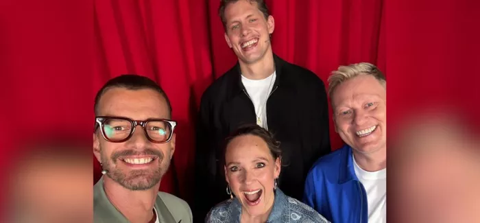 Selfie von Joko Winterscheidt, Moritz Wagner, Carolin Kebekus und Knossi