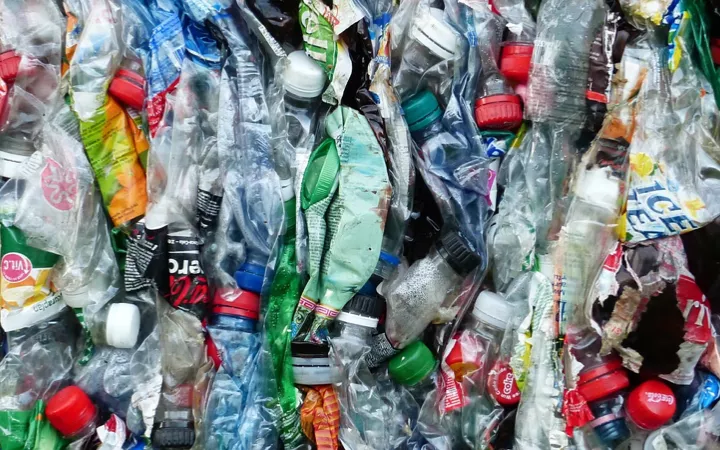 Plastik-Flaschen Plastik-Flaschen