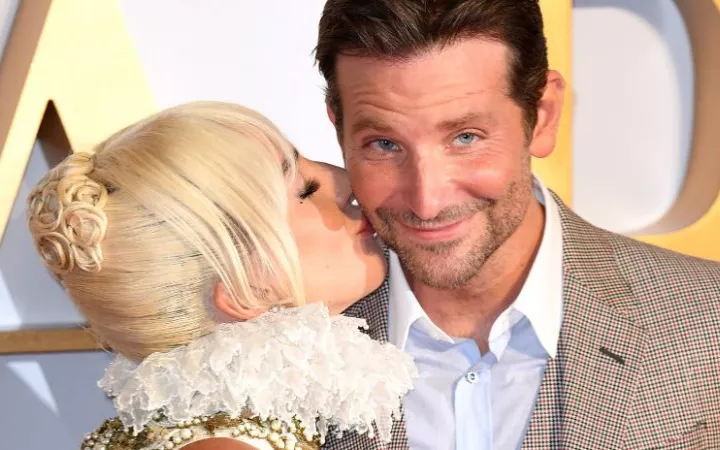 Lady Gaga und Bradley Cooper Lady Gaga und Bradley Cooper bei der UK Premiere von "A Star Is Born"
