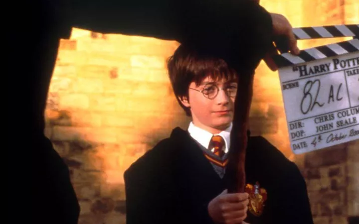 Daniel Radcliffe bei den Dreharbeiten zu "Harry Potter", 2001
