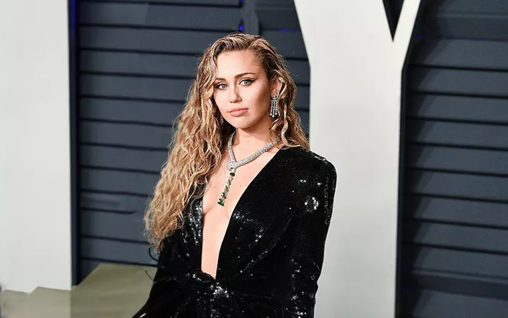 Miley Cyrus bei der Vanity Fair Oscar Party