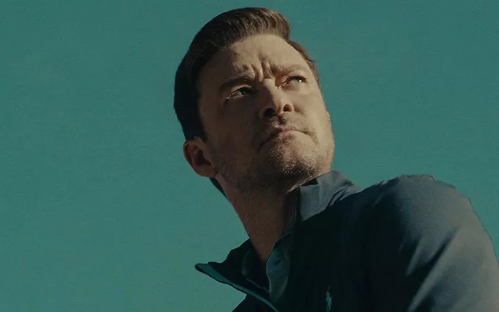 Justin Timberlake Justin Timberlake schaut in die Ferne.