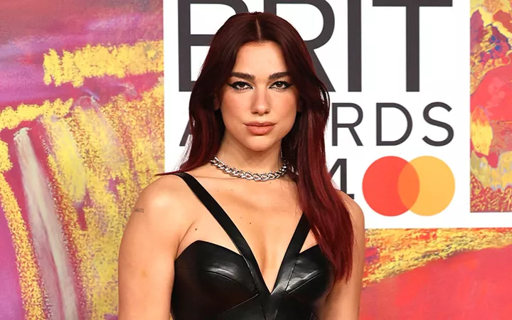 Dua Lipa bei den BRIT Awards 2024