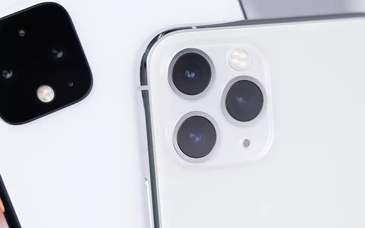 Smartphones Zwei Smartphones nebeneinander