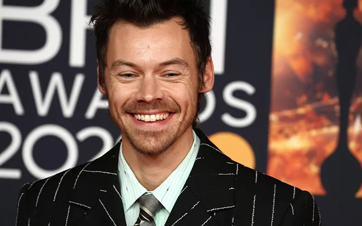 Harry Styles bei den Brit Awards 2026 auf dem roten Teppich