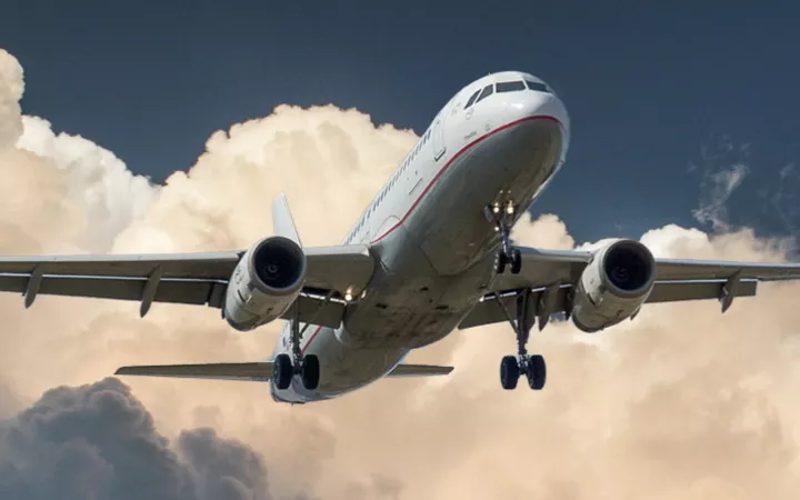 Flugzeug im Himmel Flugzeug im Himmel