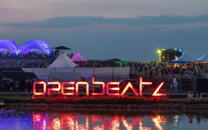 Openbeatz Logo vor See