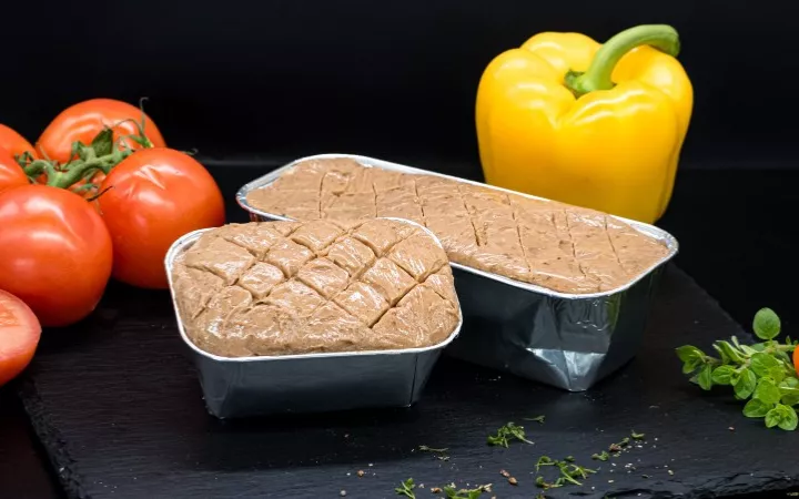 Header Leberkäse 970 Ungegarter Leberkäse mit Gemüse