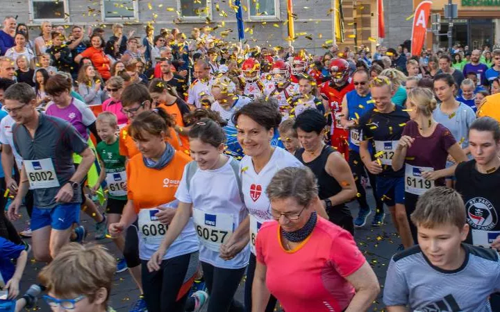 Header Metropolmarathon 970 Menschen rennen