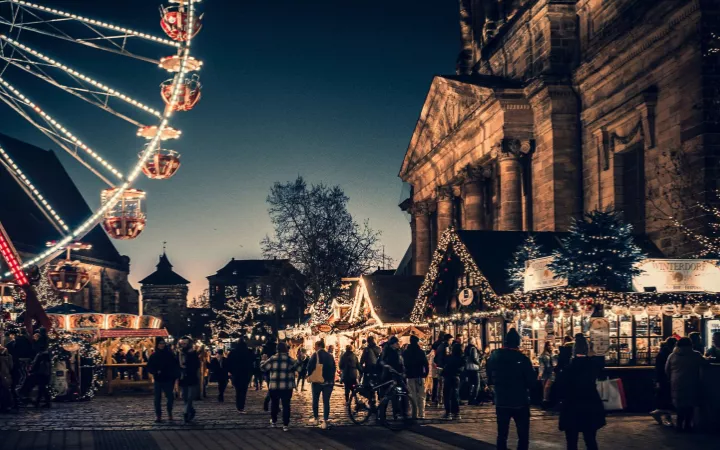 Weihnachtsmarkt mit Riesenrad