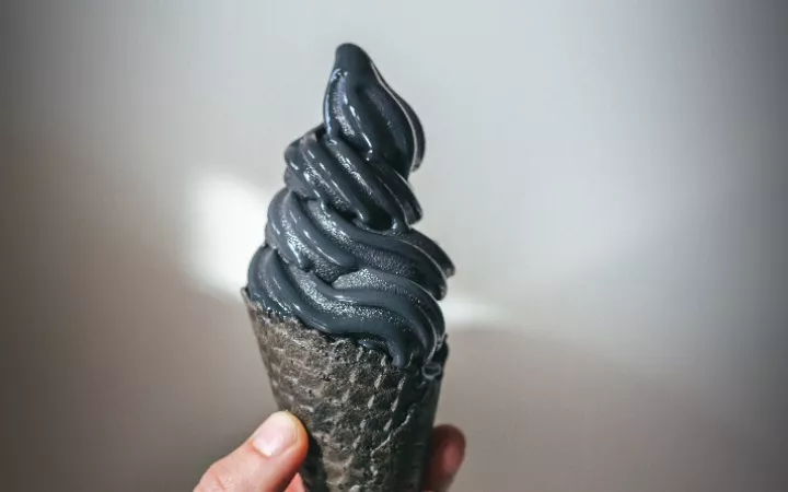 Aktivkohle-Eis Aktivkohle-Eis