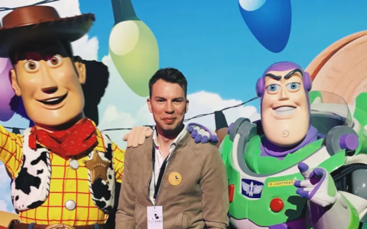 Stefan mit Woody und Buzz Lightyear aus Toy Story