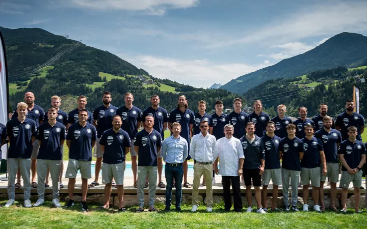 TVB Stuttgart TVB Stuttgart vor dem Hotel Theresa