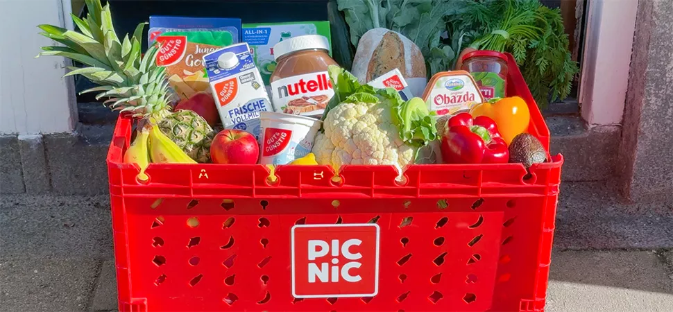 Roter Lebensmittelkorb von Picnic