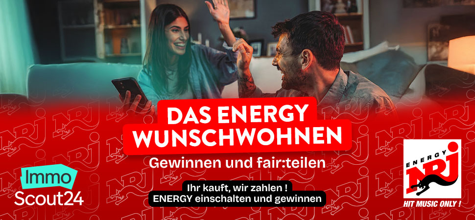 Ein Paar auf der Couch macht High Five, darüber Text "Das ENERGY Wunschwohnen"